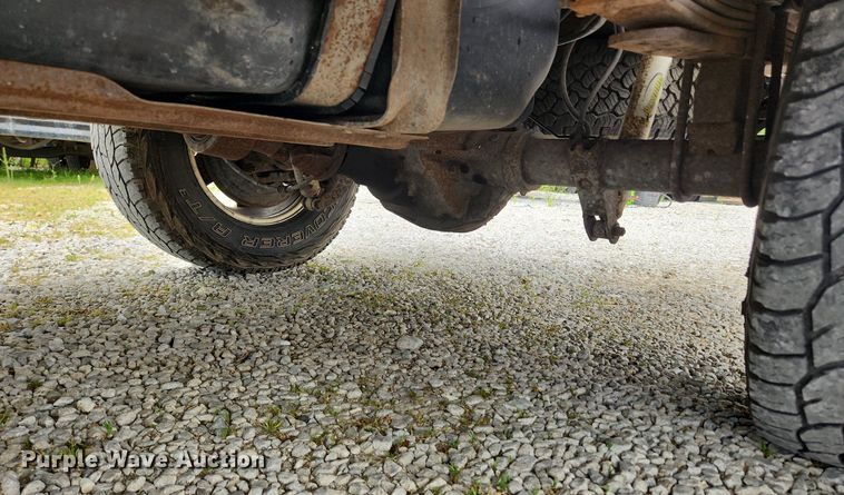 image for item MW9767 2005 Ford F250 Super Duty Lariat  Crew Cab pickup truck