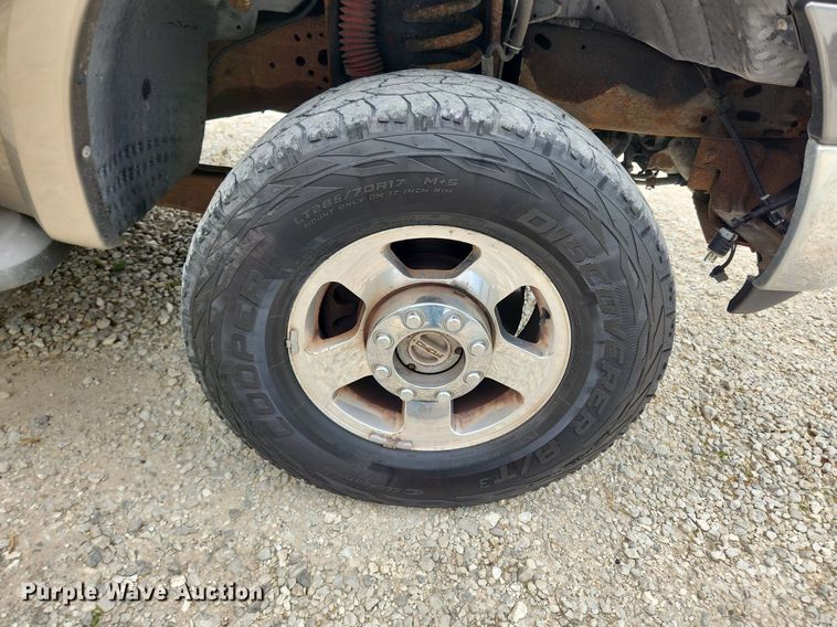 image for item MW9767 2005 Ford F250 Super Duty Lariat  Crew Cab pickup truck