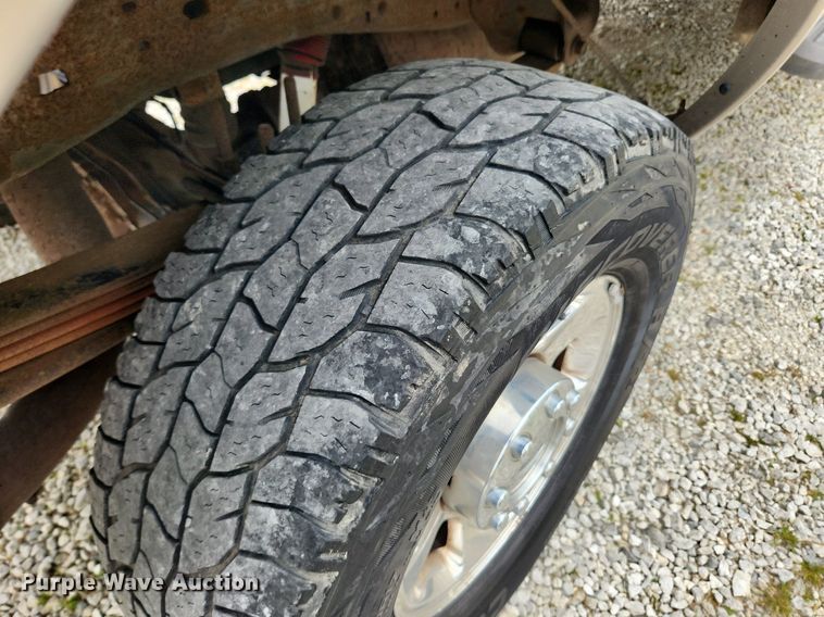 image for item MW9767 2005 Ford F250 Super Duty Lariat  Crew Cab pickup truck