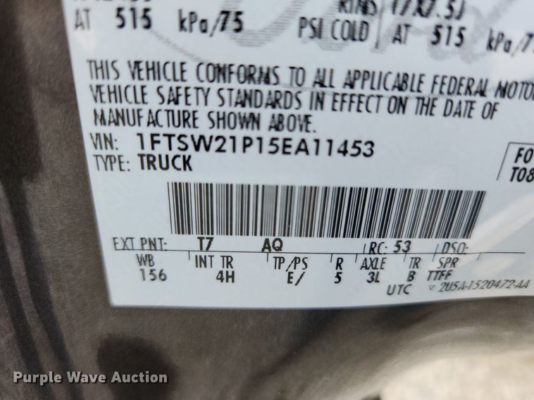 image for item MW9767 2005 Ford F250 Super Duty Lariat  Crew Cab pickup truck