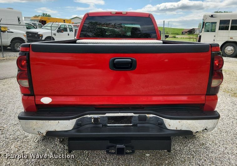 image for item MW9769 2007 Chevrolet Silverado 3500HD LT  Crew Cab pickup truck