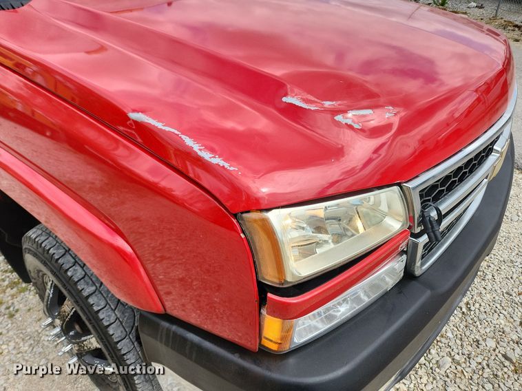 image for item MW9769 2007 Chevrolet Silverado 3500HD LT  Crew Cab pickup truck