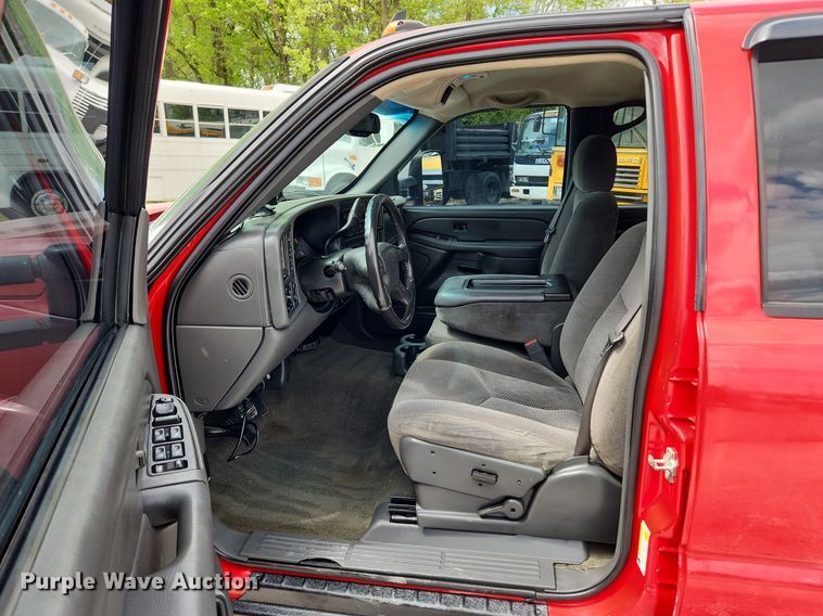 image for item MW9769 2007 Chevrolet Silverado 3500HD LT  Crew Cab pickup truck