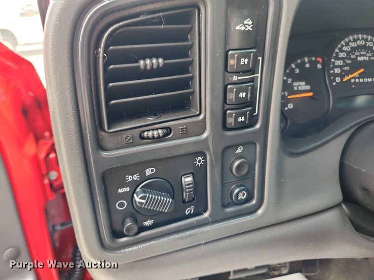 image for item MW9769 2007 Chevrolet Silverado 3500HD LT  Crew Cab pickup truck