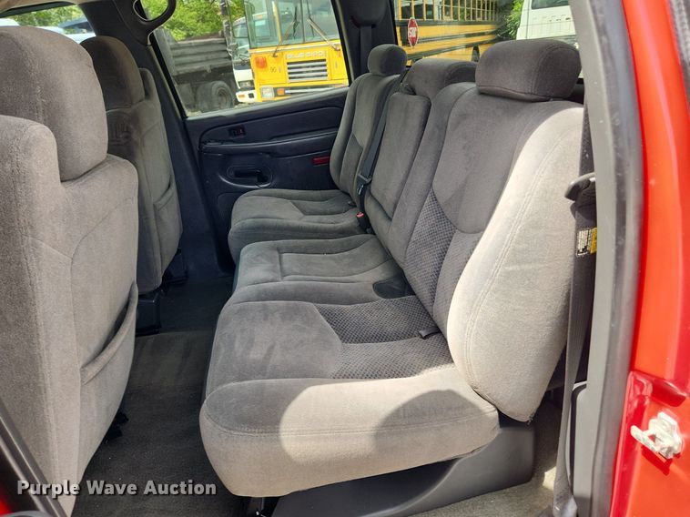 image for item MW9769 2007 Chevrolet Silverado 3500HD LT  Crew Cab pickup truck