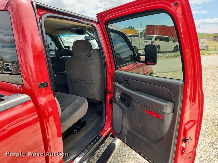 image for item MW9769 2007 Chevrolet Silverado 3500HD LT  Crew Cab pickup truck