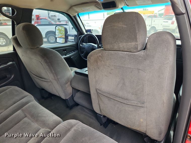 image for item MW9769 2007 Chevrolet Silverado 3500HD LT  Crew Cab pickup truck