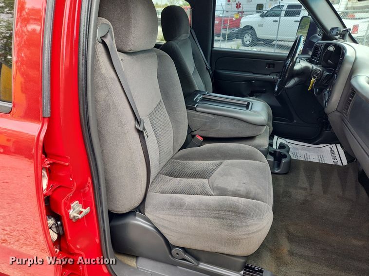 image for item MW9769 2007 Chevrolet Silverado 3500HD LT  Crew Cab pickup truck