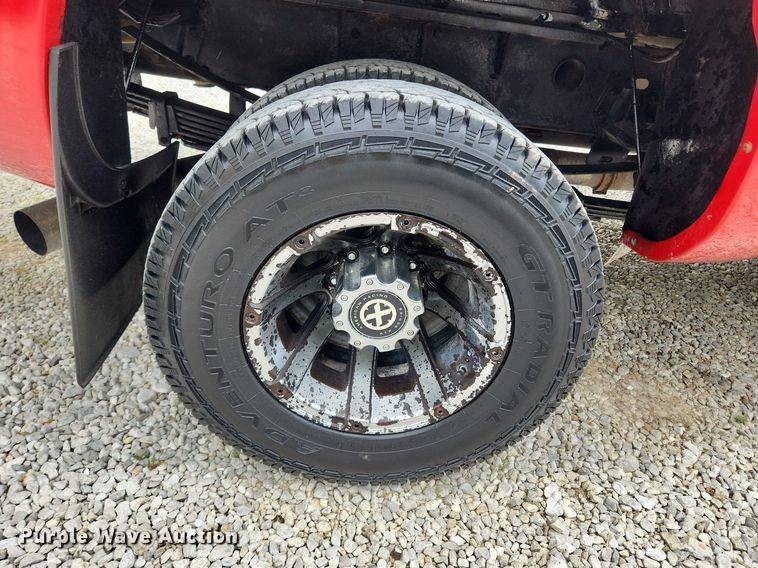 image for item MW9769 2007 Chevrolet Silverado 3500HD LT  Crew Cab pickup truck