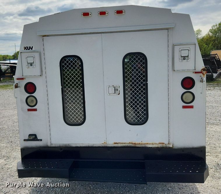 image for item MW9772 2004 Ford E350 Super Duty  utility van