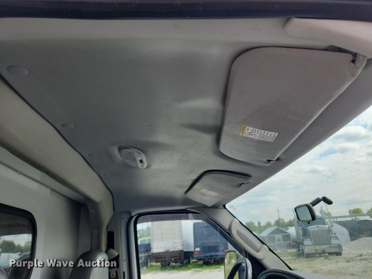 image for item MW9772 2004 Ford E350 Super Duty  utility van