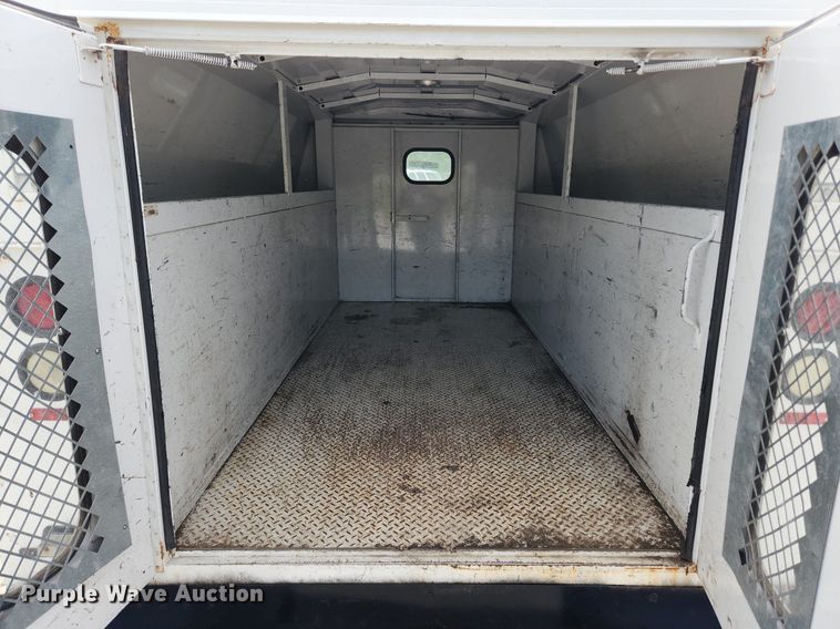 image for item MW9772 2004 Ford E350 Super Duty  utility van