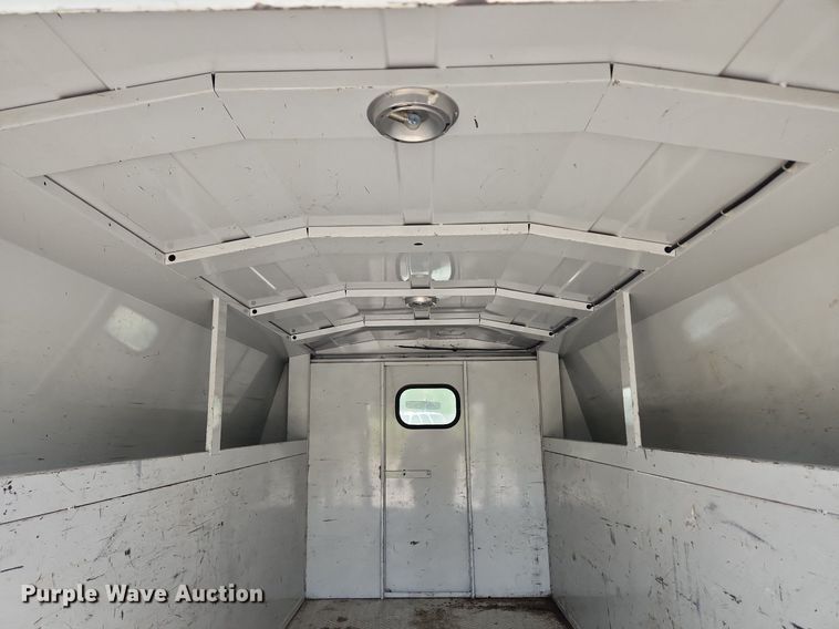 image for item MW9772 2004 Ford E350 Super Duty  utility van