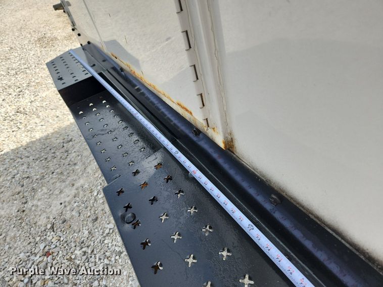 image for item MW9772 2004 Ford E350 Super Duty  utility van