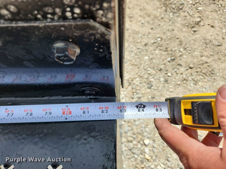 image for item MW9772 2004 Ford E350 Super Duty  utility van