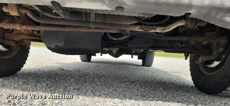 image for item MW9772 2004 Ford E350 Super Duty  utility van