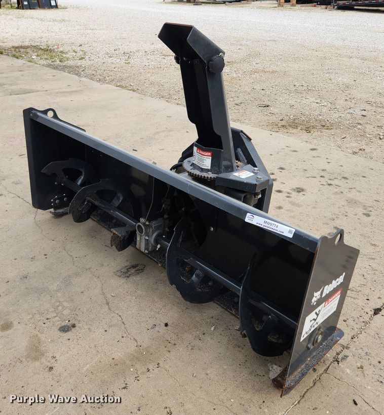 image for item MW9774 2013 Bobcat FMSB62  snow blower