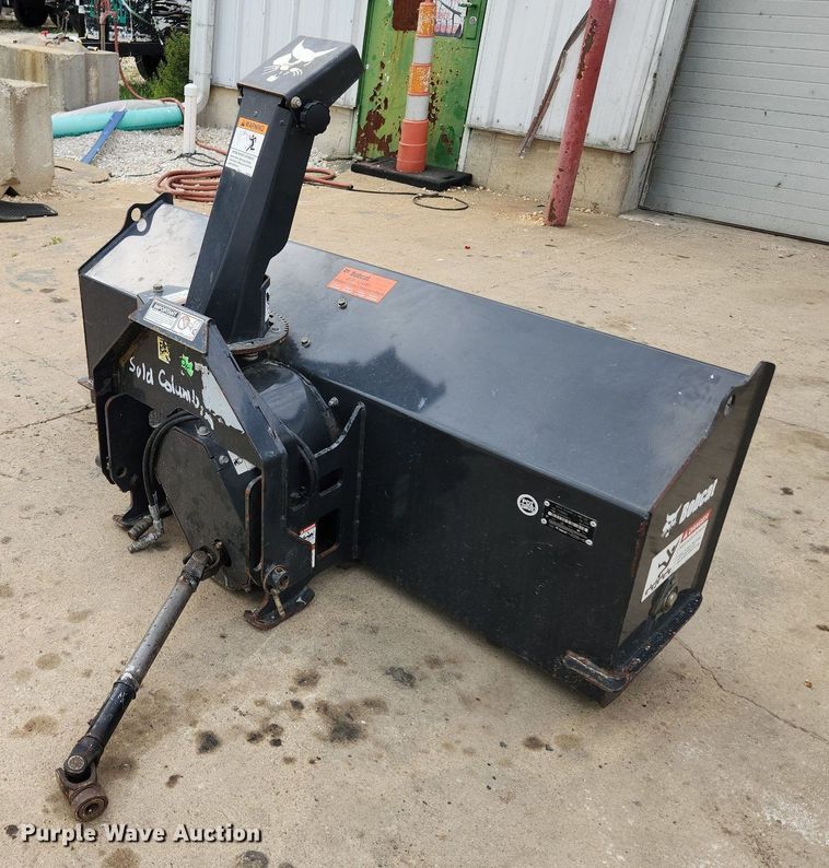 image for item MW9774 2013 Bobcat FMSB62  snow blower