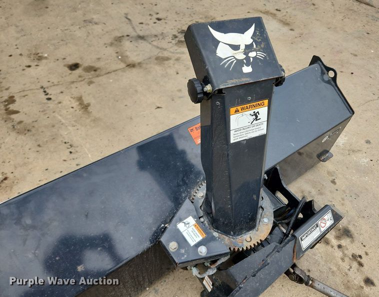 image for item MW9774 2013 Bobcat FMSB62  snow blower
