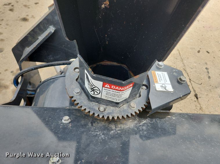 image for item MW9774 2013 Bobcat FMSB62  snow blower