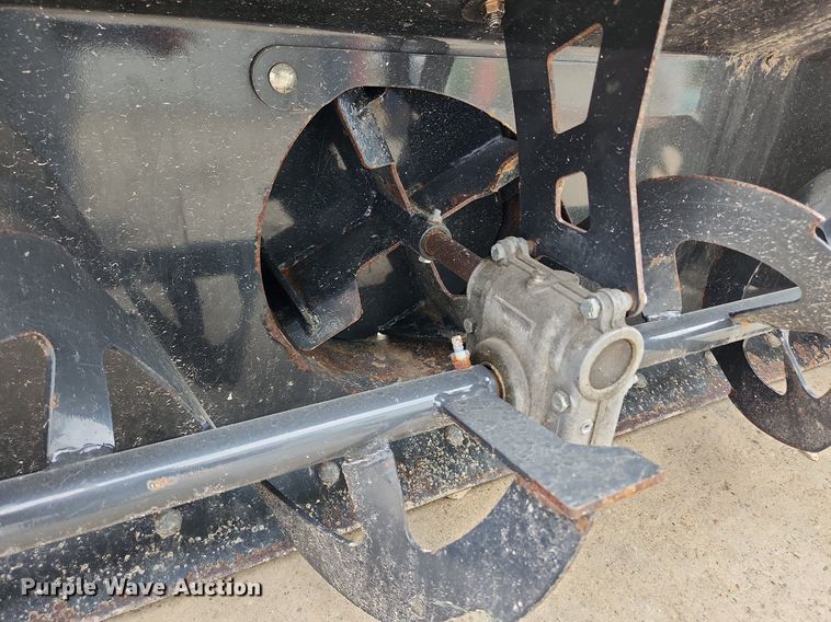 image for item MW9774 2013 Bobcat FMSB62  snow blower