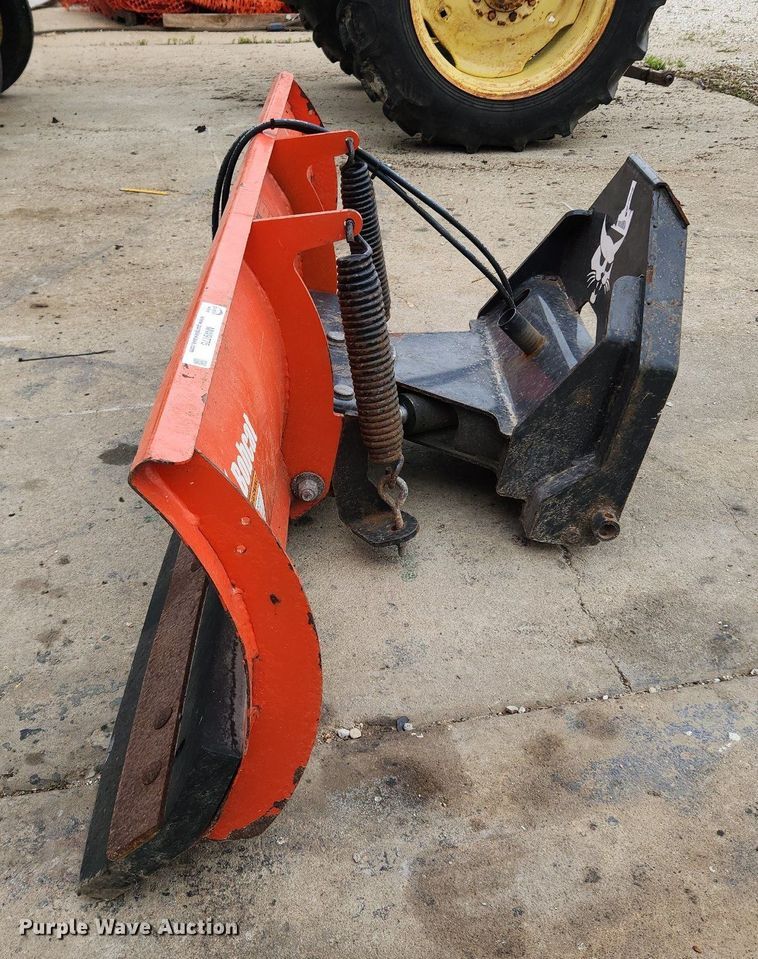 image for item MW9775 2013 Bobcat FMSB69  snow plow