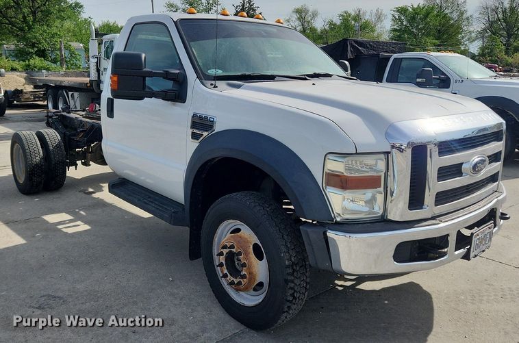 image for item MW9776 2008 Ford F550 Super Duty XLT  truck cab and chassis