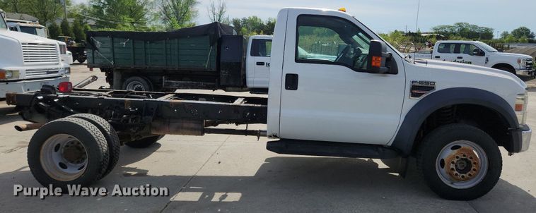 image for item MW9776 2008 Ford F550 Super Duty XLT  truck cab and chassis