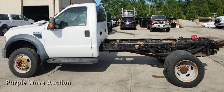 image for item MW9776 2008 Ford F550 Super Duty XLT  truck cab and chassis