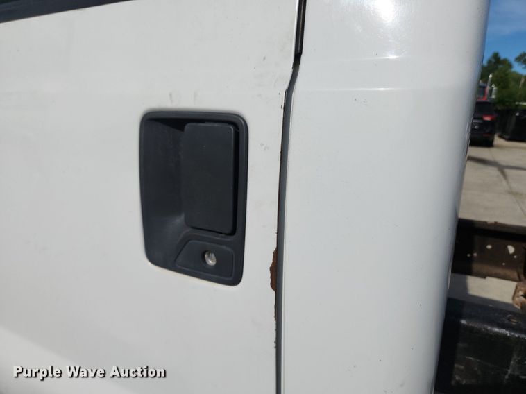 image for item MW9776 2008 Ford F550 Super Duty XLT  truck cab and chassis