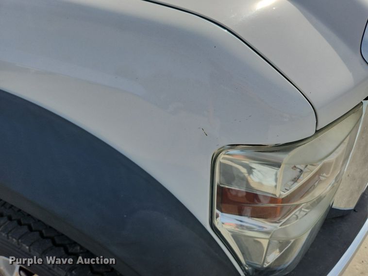 image for item MW9776 2008 Ford F550 Super Duty XLT  truck cab and chassis