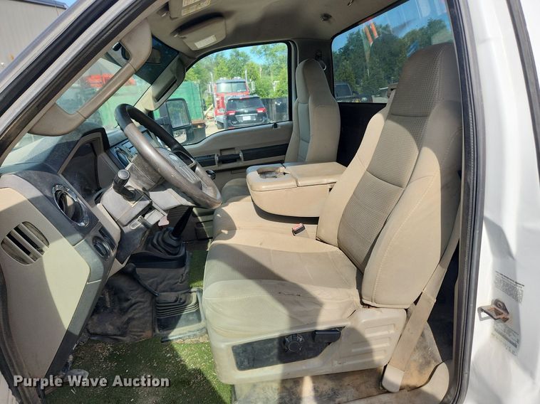 image for item MW9776 2008 Ford F550 Super Duty XLT  truck cab and chassis