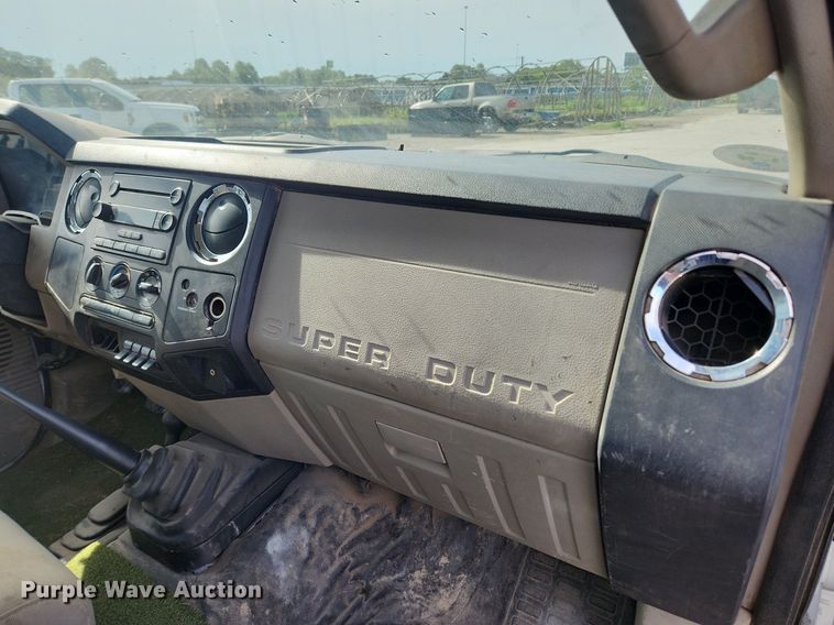 image for item MW9776 2008 Ford F550 Super Duty XLT  truck cab and chassis