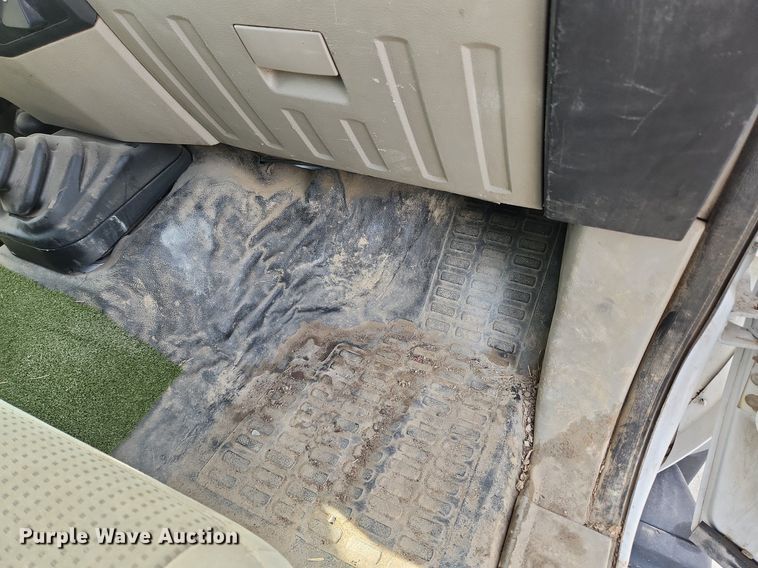 image for item MW9776 2008 Ford F550 Super Duty XLT  truck cab and chassis