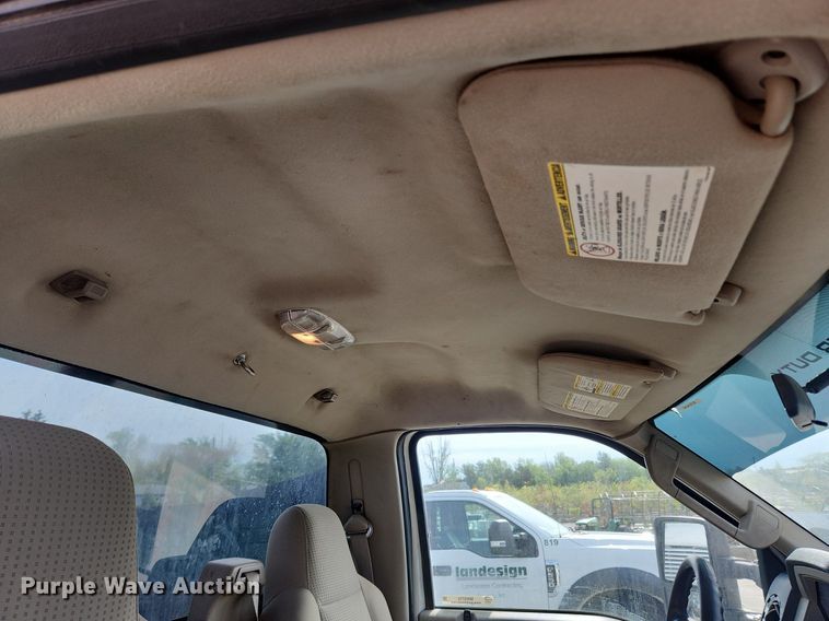 image for item MW9776 2008 Ford F550 Super Duty XLT  truck cab and chassis