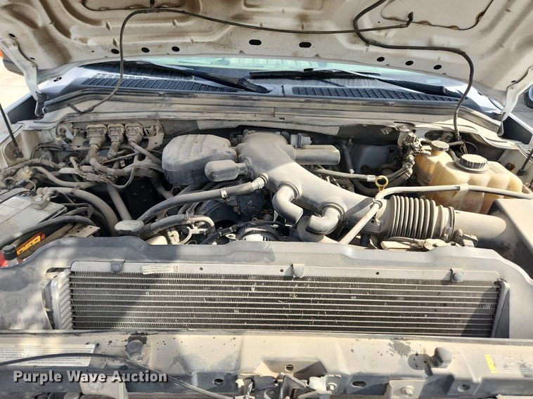 image for item MW9776 2008 Ford F550 Super Duty XLT  truck cab and chassis