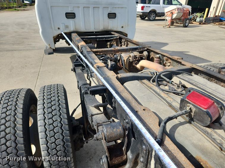 image for item MW9776 2008 Ford F550 Super Duty XLT  truck cab and chassis