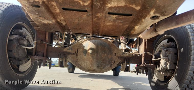 image for item MW9776 2008 Ford F550 Super Duty XLT  truck cab and chassis