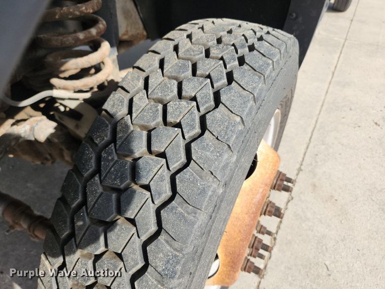 image for item MW9776 2008 Ford F550 Super Duty XLT  truck cab and chassis