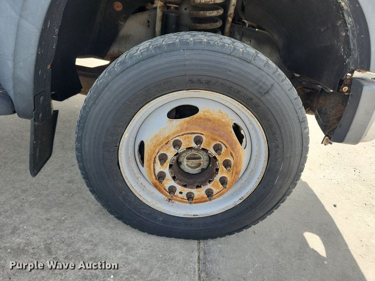 image for item MW9776 2008 Ford F550 Super Duty XLT  truck cab and chassis