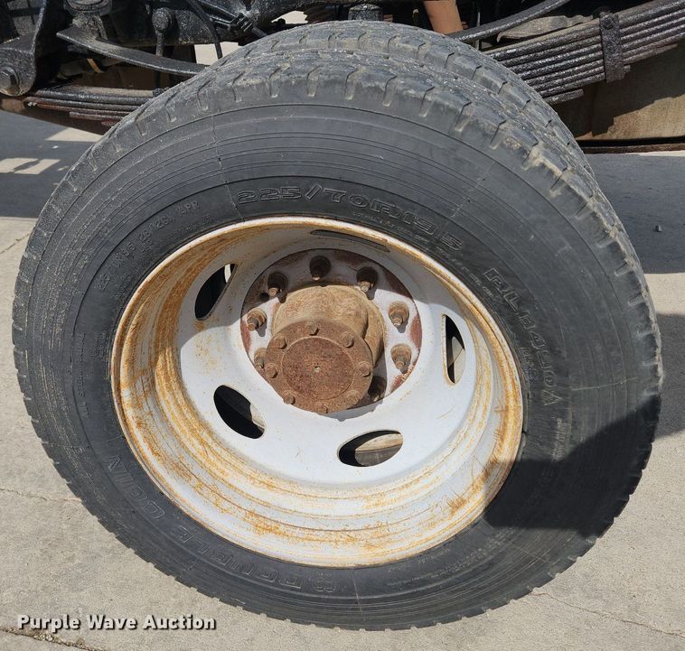 image for item MW9776 2008 Ford F550 Super Duty XLT  truck cab and chassis