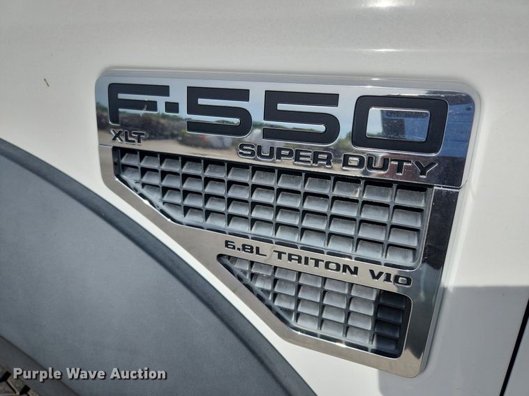 image for item MW9776 2008 Ford F550 Super Duty XLT  truck cab and chassis