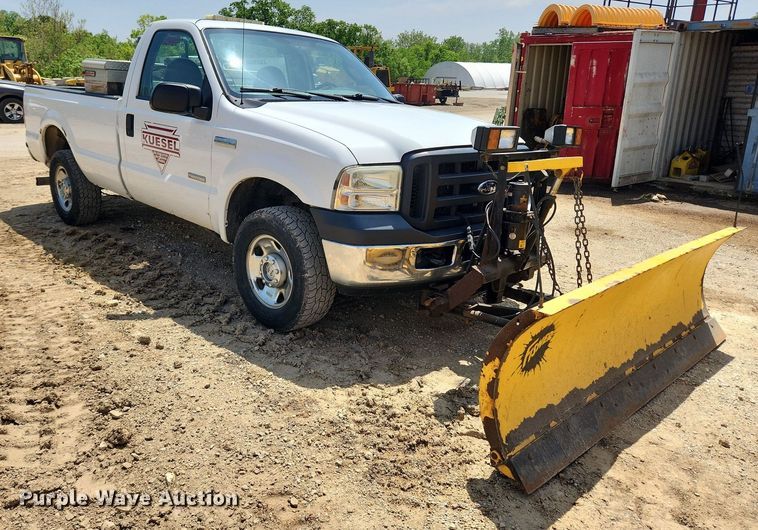 image for item MW9783 2006 Ford F250 Super Duty XL  pickup truck