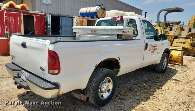 image for item MW9783 2006 Ford F250 Super Duty XL  pickup truck