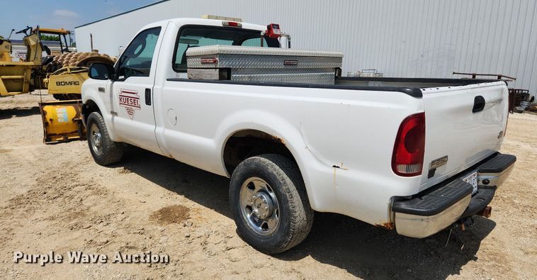 image for item MW9783 2006 Ford F250 Super Duty XL  pickup truck