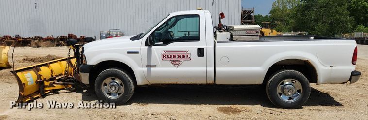 image for item MW9783 2006 Ford F250 Super Duty XL  pickup truck