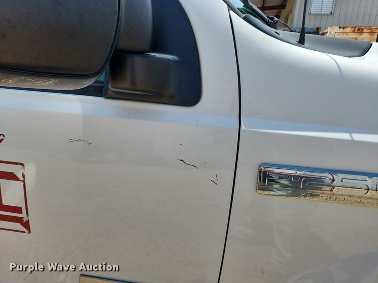 image for item MW9783 2006 Ford F250 Super Duty XL  pickup truck