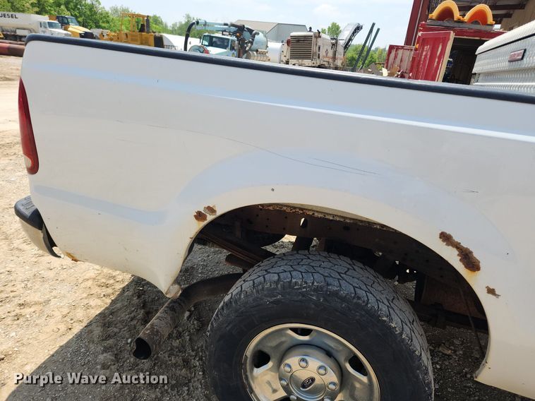 image for item MW9783 2006 Ford F250 Super Duty XL  pickup truck