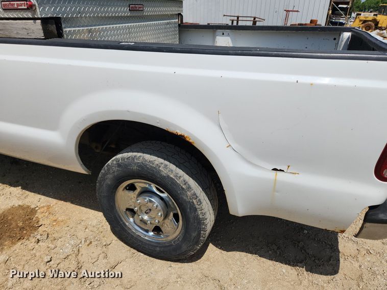 image for item MW9783 2006 Ford F250 Super Duty XL  pickup truck