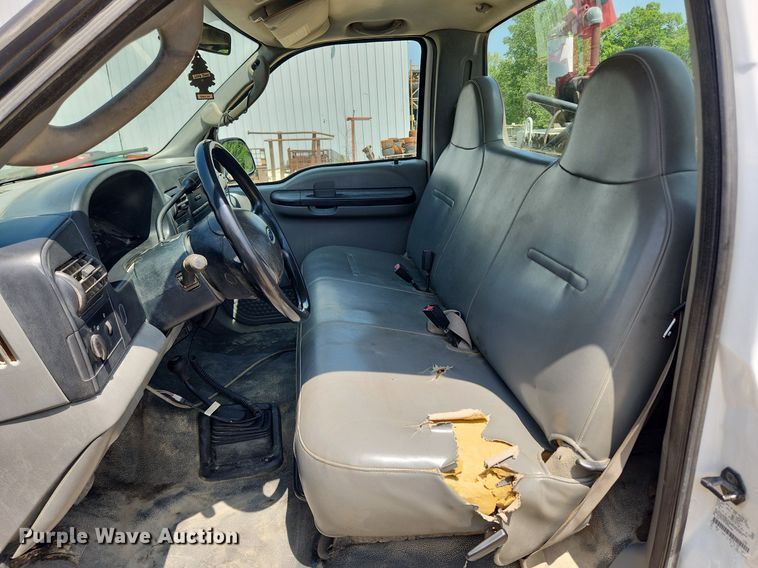 image for item MW9783 2006 Ford F250 Super Duty XL  pickup truck